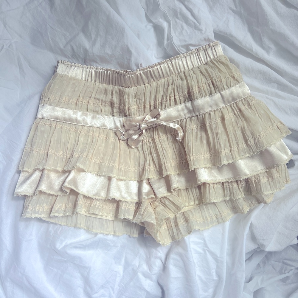 Free people ivory Camille ruffle shorts size xs